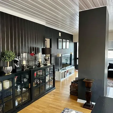 Holiday home Trollhaugen